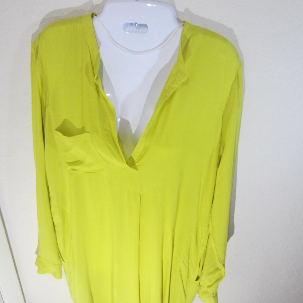 long-sleeve, drop-tail shirt